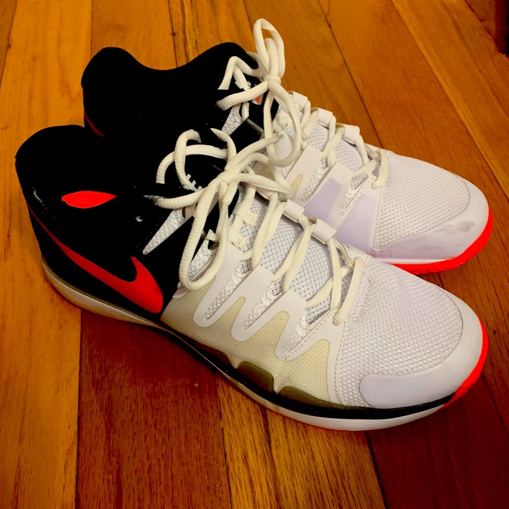 Nike zoom basketball/workout shoes